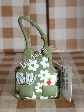 Bath & Body Works GARDENING APRON Pocketbac Holder